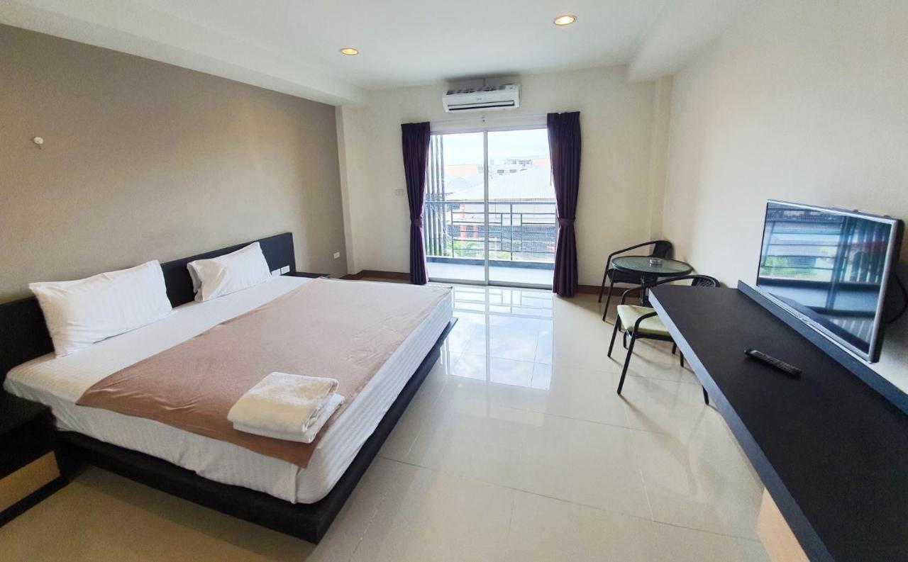 B Space Residence Nong Prue Esterno foto