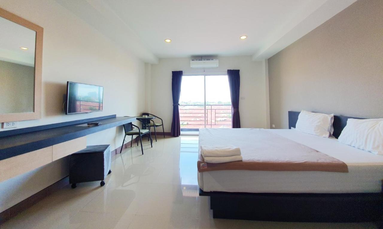 B Space Residence Nong Prue Esterno foto