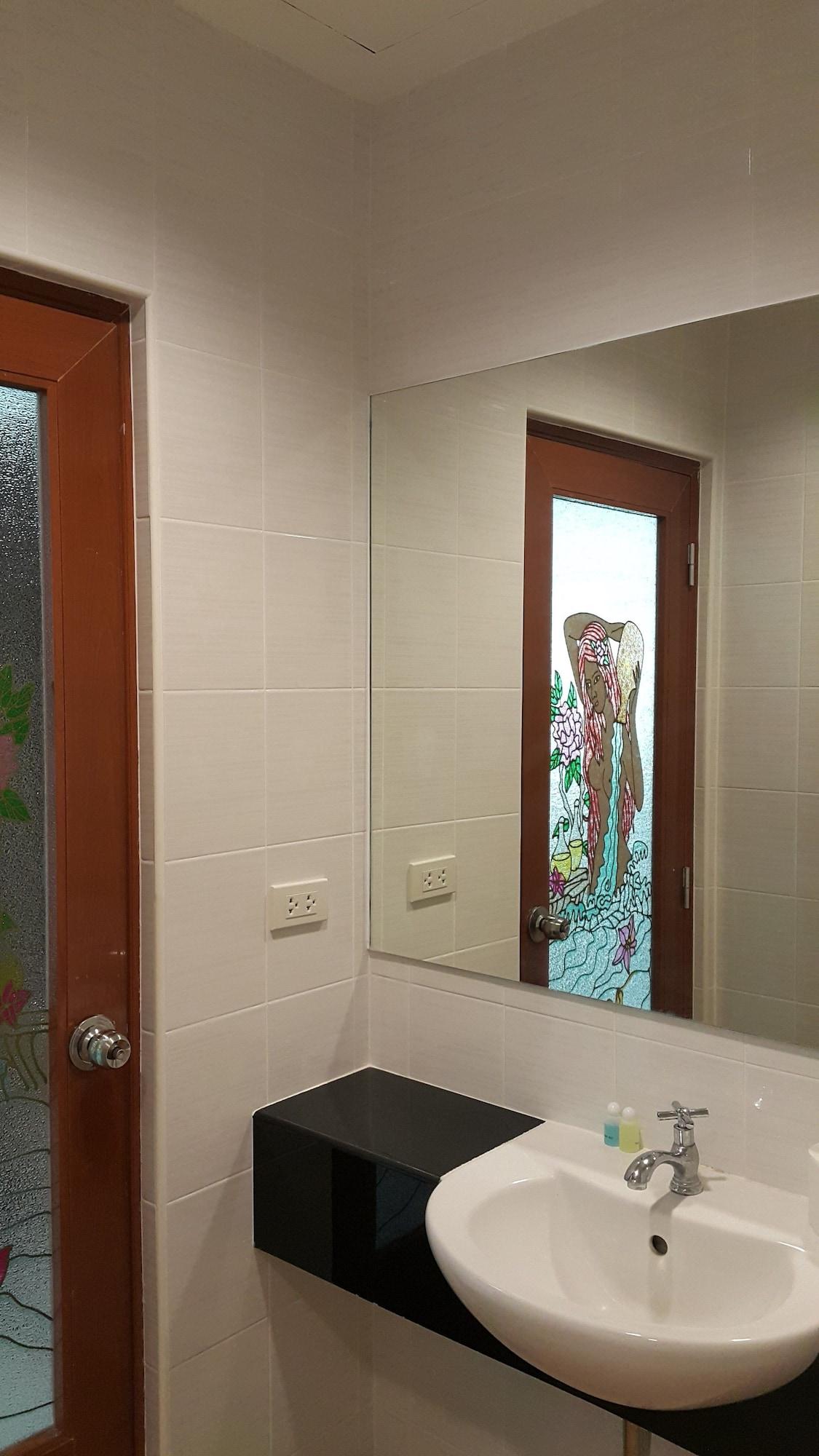 B Space Residence Nong Prue Esterno foto