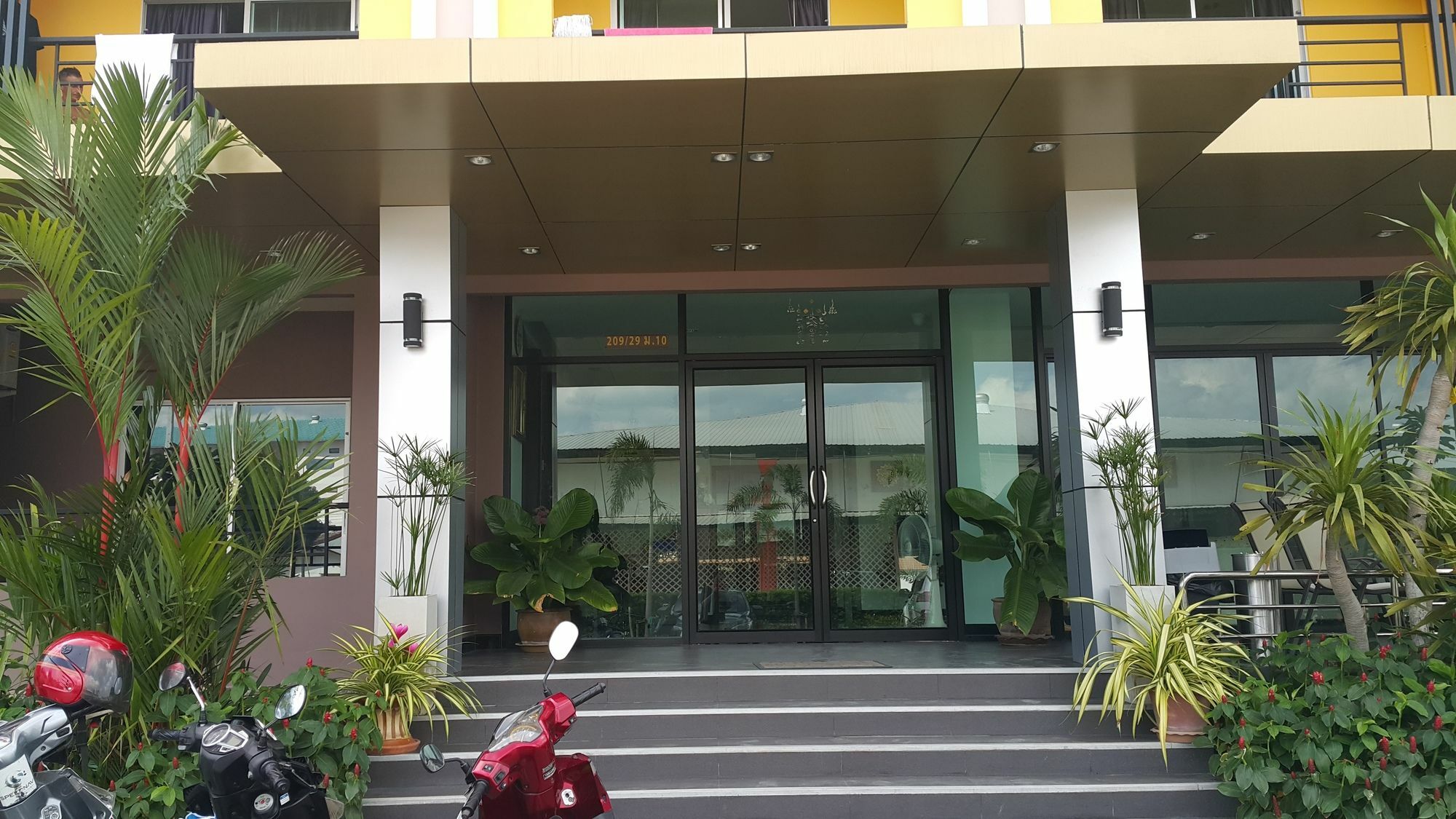B Space Residence Nong Prue Esterno foto
