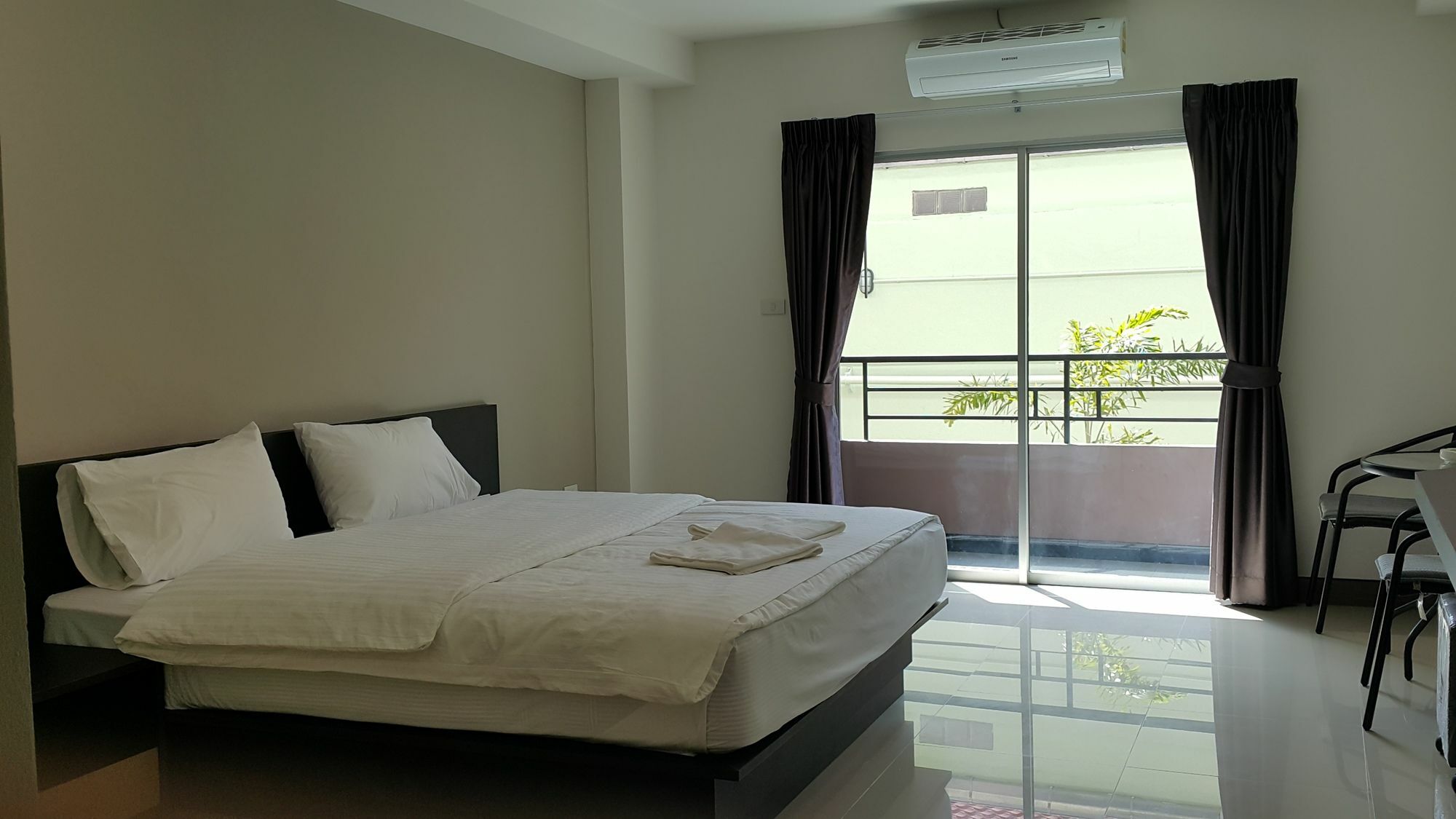 B Space Residence Nong Prue Esterno foto
