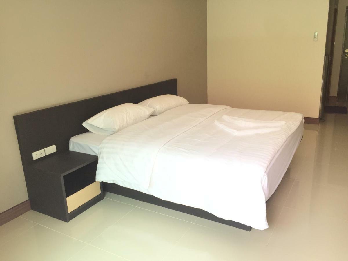 B Space Residence Nong Prue Esterno foto